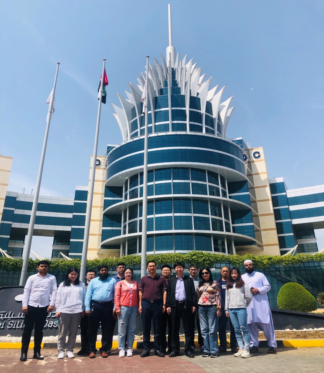 集團(tuán)副總裁、財(cái)務(wù)總監(jiān)徐健一行蒞臨招港國(guó)際公司檢查指導(dǎo)工作