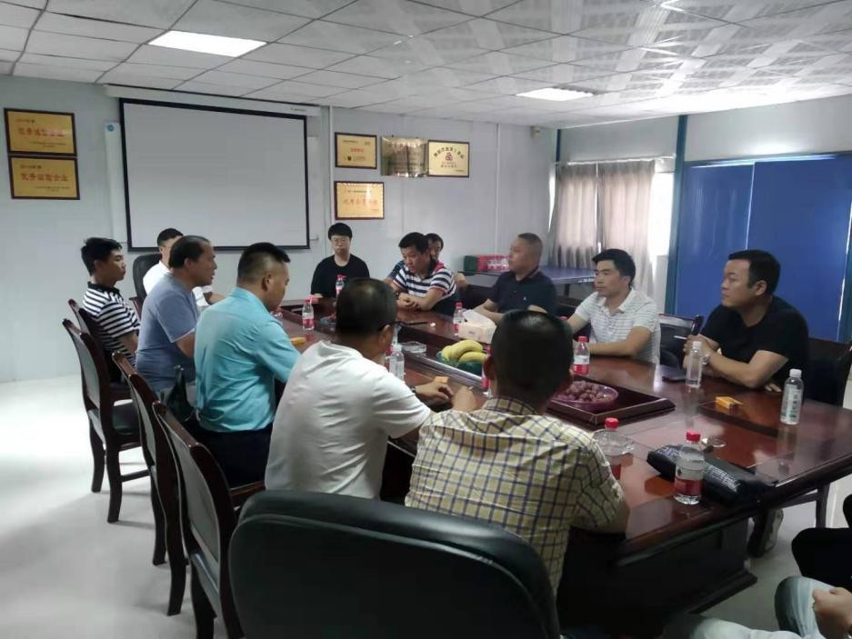 貴陽市白云區(qū)工商聯領導一行蒞臨貴陽港創(chuàng)公司考察座談