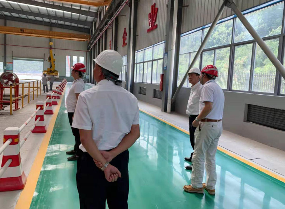 東莞市農(nóng)村商業(yè)銀行企石支行丁行長一行蒞臨東莞環(huán)?？萍脊緟⒂^訪問