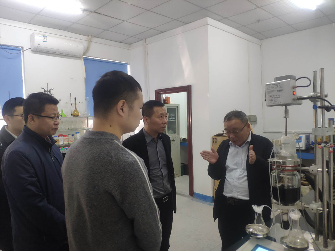 集團(tuán)董事長、總裁劉裕蒞臨濟(jì)大·港創(chuàng)研究院視察指導(dǎo)