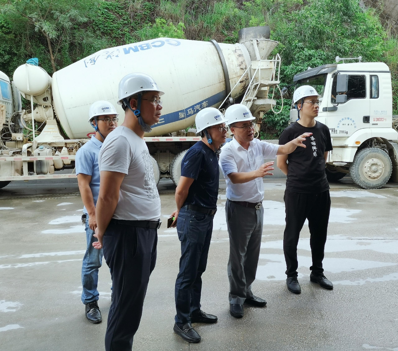 瑞金市水土保持局局長(zhǎng)歐陽(yáng)廣東一行蒞臨港創(chuàng)建材公司指導(dǎo)交流