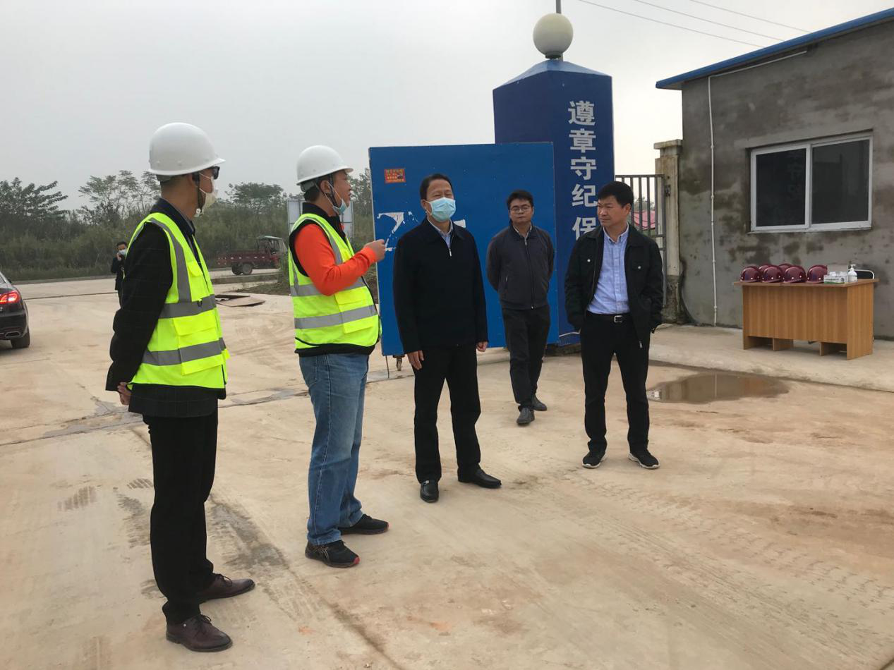 湖北省人大常委會副主任、黃岡市委書記劉雪榮一行蒞臨黃岡港創(chuàng)公司視察工作